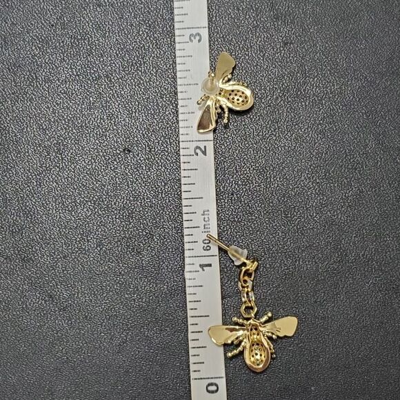 Gold tone bee earrings - Picture 4 of 7